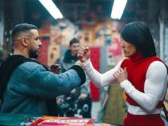 A masterpiece from MONATIK in the style of the 90 s: dizzying fights a la Jackie Chan and spectacular stunts