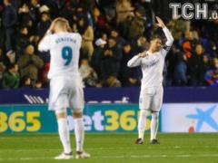  Real  again could not win and behind the  Barcelona  by 18 points