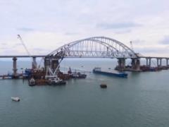 Окупанти похвалилися новим досягненням на будівництві Кримського моста