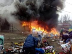 Trade booths burned down in the center of the Dnieper - PHOTOS,