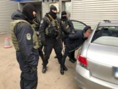 Поліція затримала чиновників міграційної служби