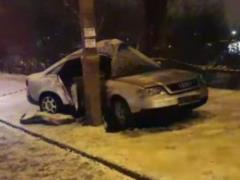 Негода в Києві спровокувала жахливе ДТП, двоє травмованих - ФОТО,