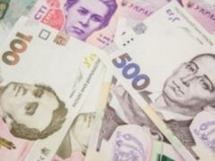 Сотрудникам госслужбы продолжают поднимать зарплаты
