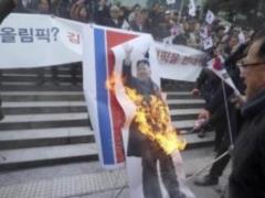 В Сеуле люди вышли на массовые акции протестов