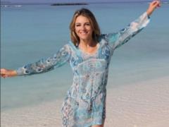 52-летняя Лиз Херли показала почти обнаженную грудь своим поклонникам