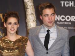 Stars of  Twilight  Stewart and Pattinson suddenly found two in a bar