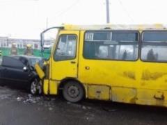 В Мариуполе произошло ДТП с маршруткой