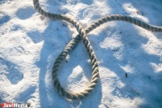 In Asbest, a schoolgirl was hanged on the veranda of the kindergarten