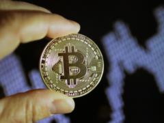 Растущий биткоин рублю не помеха