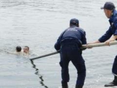 Украинцы продолжают игнорировать правила поведения на воде в зимний период