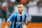 Barcelona agreed to transfer Arthur for 30-40 million euros