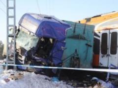 In Estonia, a train collided with a truck, injured 9 people