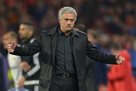 Mourinho embraced the journalist, who asked about Mactomine, and not about Pogba