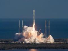SpaceX запустила первые спутники для глобального интернета