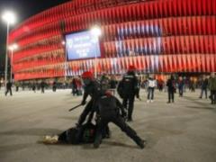 В Испании российские ультрас устроили драку, погиб полицейский - ФОТО,