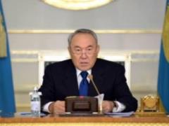 Назарбаев обязал правительство и парламент перейти на казахский язык