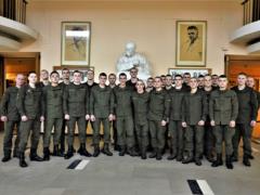 Харьковских гвардейцев-срочников пригласили на премьеру в театр Шевченко