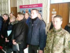 На Харьковщине отправили очередную группу контрактников в учебные центры Украины