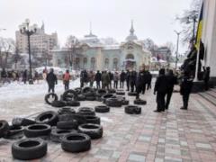 Во время столкновений в Киеве под Радой пострадали 13 полицейских, - Шевченко