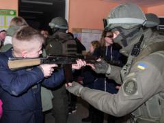 Без принуждения: харьковские гвардейцы работают только с мотивированной молодежью