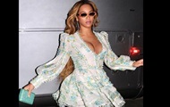 Photo Beyonce in a bold mini-dress has conquered the network