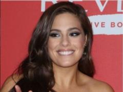 Ashley Graham danced incendiary in a mini-bikini