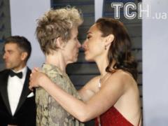 Kiss Gale Gadot and the unrestrained Kidman: the stars broke away at the Oscar-2018