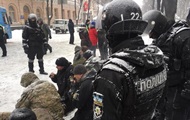 Столкновения у Рады: полицейский отстранен от работы
