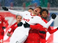 Матч между лидерами чемпионата России сыграли мячом, который в течение игры не заметили даже комментаторы