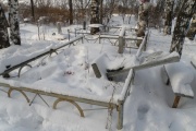 Полицейские задержали вандалов, разгромивших кладбище под Нижним Тагилом