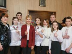 Воспитательница детского дома семейного типа получила награду от Украины