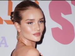 Rosie Huntington-Whiteley shocked users  naked  photo