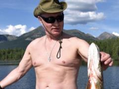  Достал мир своим торсом . Полуголый Путин стал объектом насмешек в США