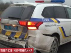 Под Львовом пьяный военный протаранил авто полиции