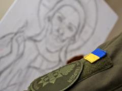 Talents of the National Guard: in the hands of a young soldier Icons are born