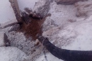 «Перемелені кишки курок і кров скидають у водойму». Жителі Верхньої Пишми скаржаться на страшну сморід. ФОТО,