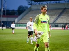 Лунин не собирается покидать  Зарю  - отец футболиста