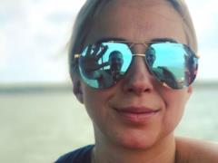 Тоня Матвієнко в купальнику засвітила тату в пікантному місці