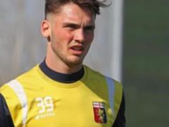 In Italy, removed the goalkeeper, who pissed directly on the field during the match