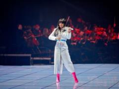 After a long pause, Assia Akhat staged a grandiose show in Kiev
