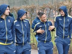 The Ukrainian team strolled and held a tactical exercise before the game with Japan