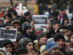 Разъяренная толпа требует отставки Тулеева