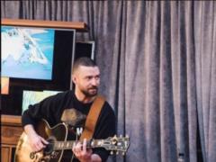 During his speech, Timberlake snatched the phone from the hands of an arrogant fan