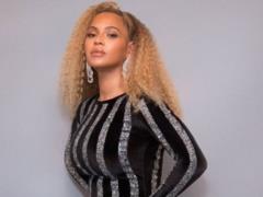 A famous actress bites Beyonce s face through Jay Zee