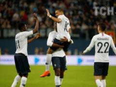 France defeated Russia in St. Petersburg, the teams honored the victims of the tragedy in Kemerovo