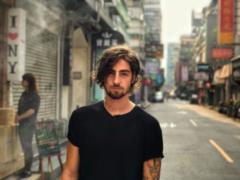 Владимир Дантес удивил детским фото, на котором похож на Ричарда Гира