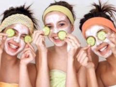 Arrange in the kitchen a beauty salon