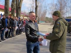 Гвардейцы, отслужившие срочку, записываются в резервисты