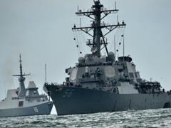  Putin s falcons  in Syria are preparing to attack US warships?