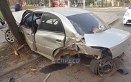In Kiev, the car crashed into a stop and trees